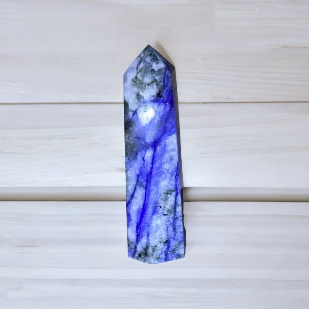 Sodalite point